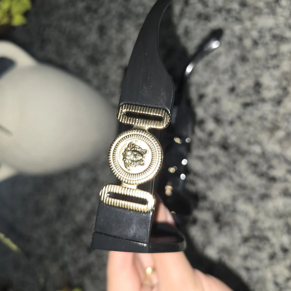 Versace Elegant Black Sunglasses - Picture 2 of 4